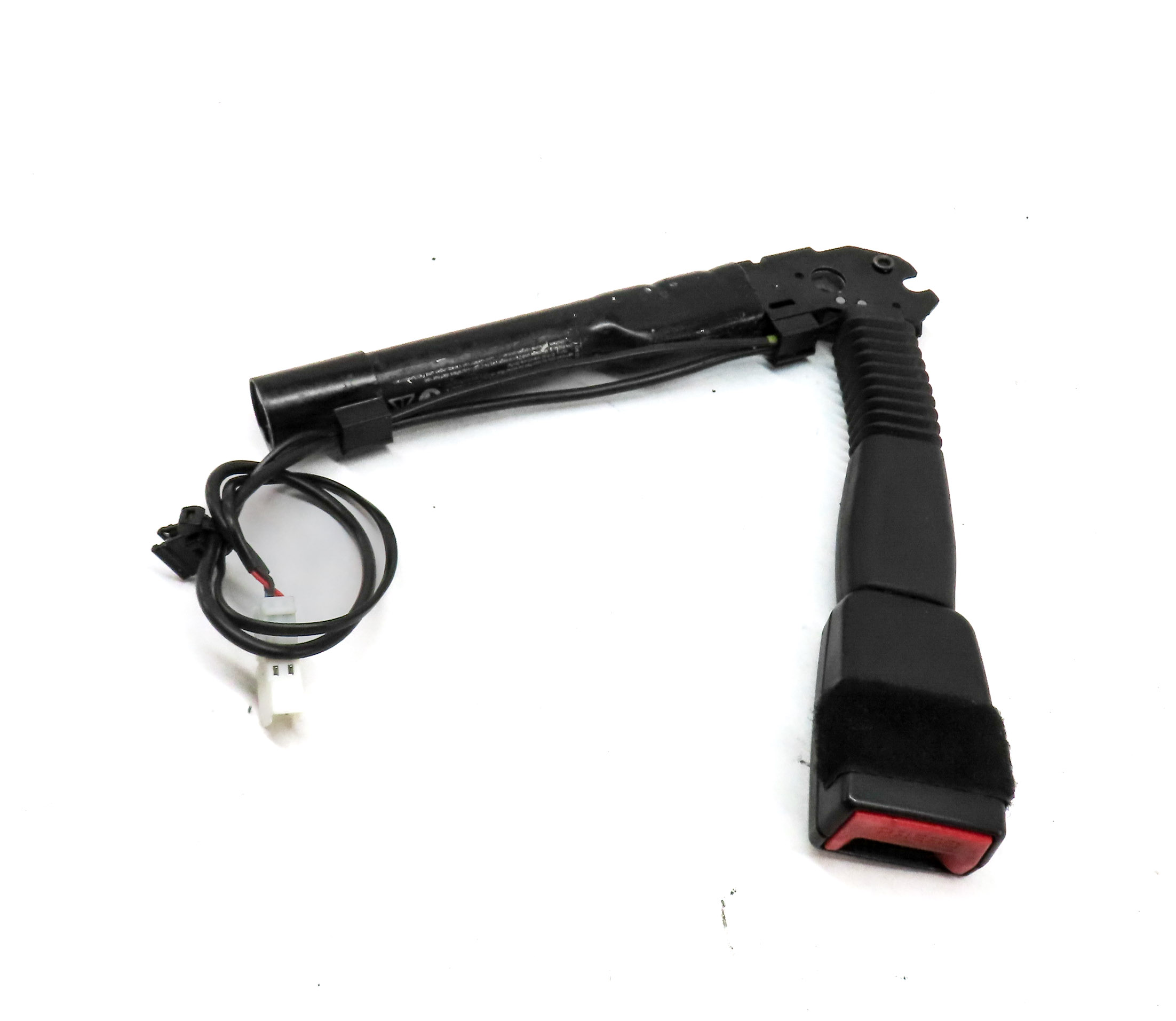 2012-2019 BMW 2 3 4 SERIES (F22 F30 F32) LEFT FRONT DRIVER SEATBELT RECEIVER — exact item pictured